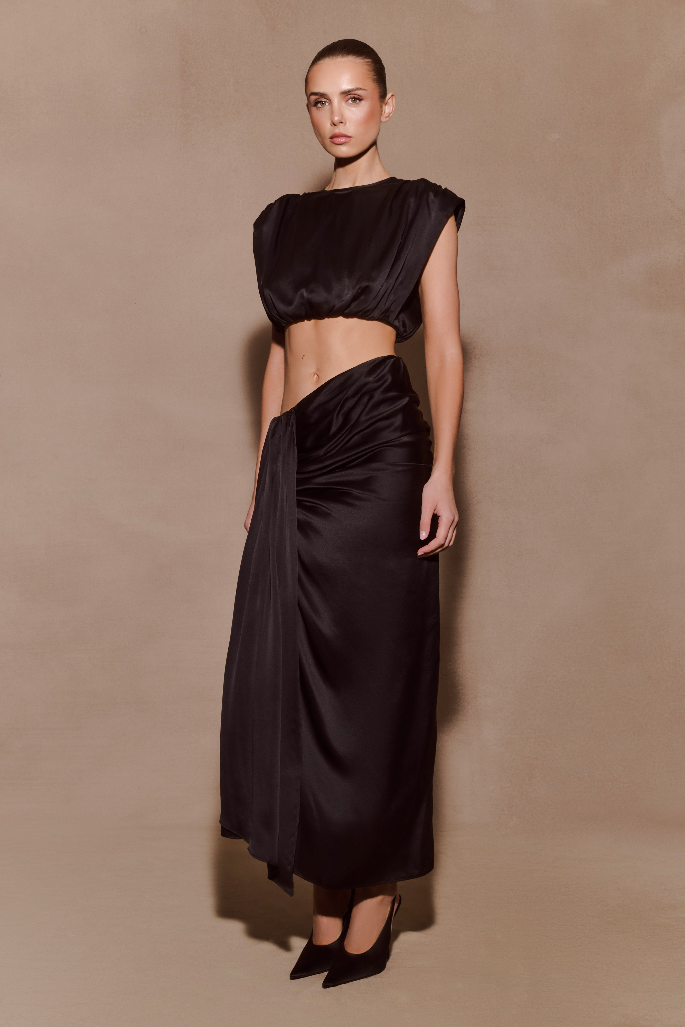 Zendaya Silk Midi Skirt - Black