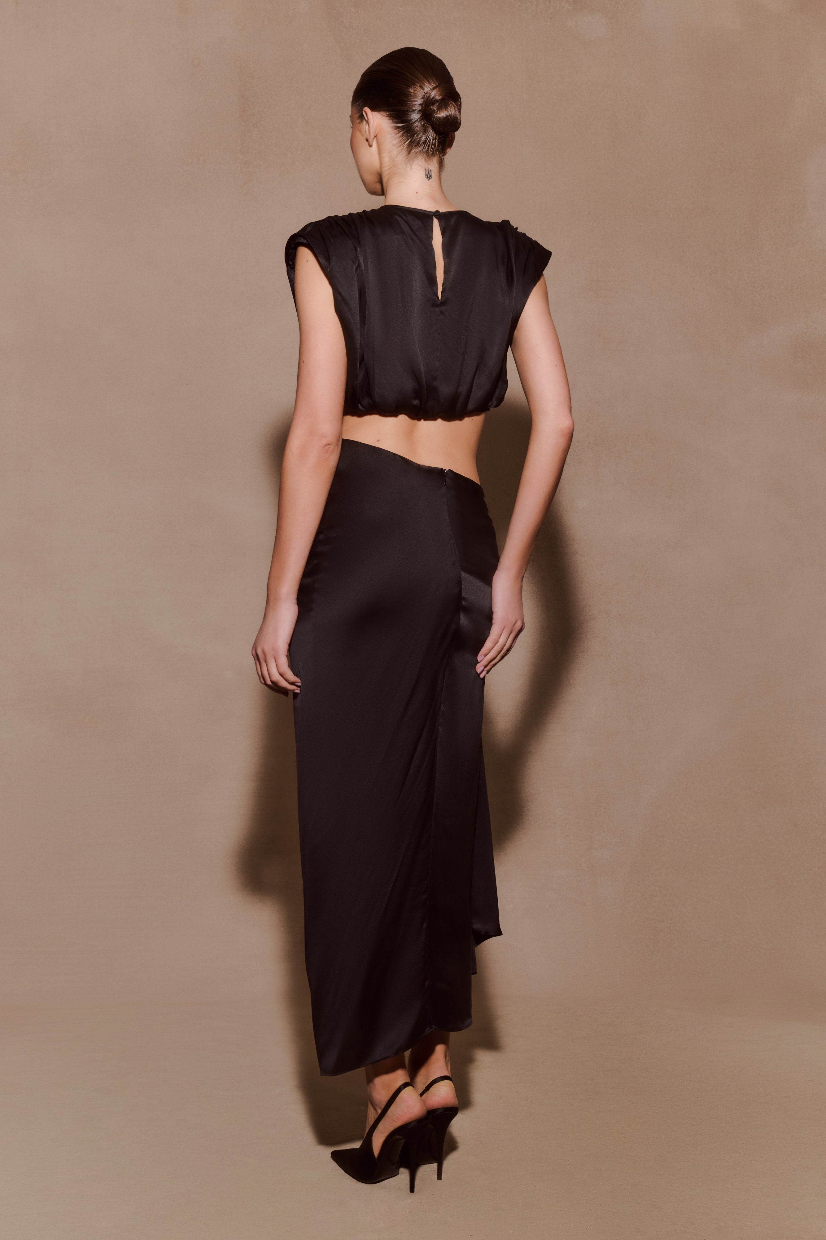 Zendaya Silk Midi Skirt - Black