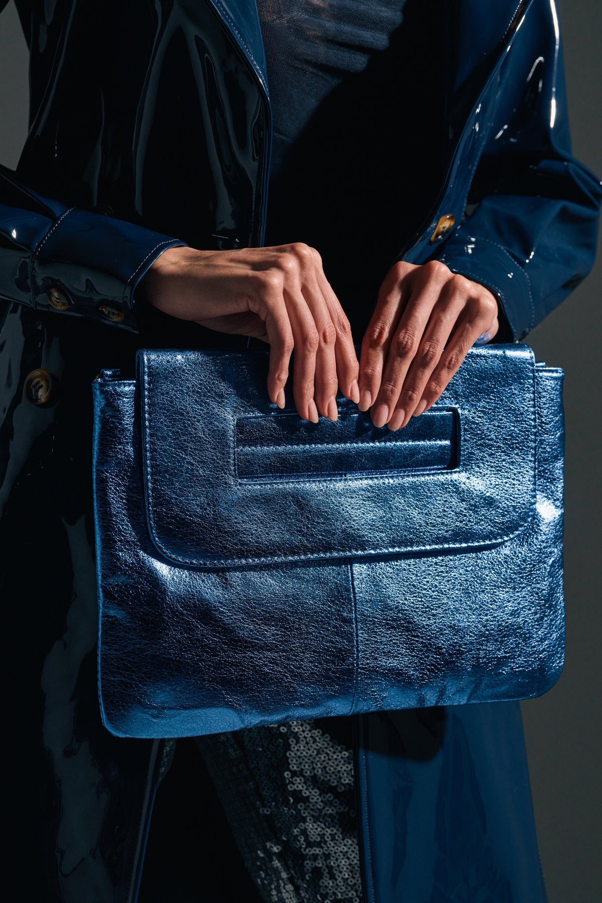 COSMIC COBALT OVERSIZED CLUTCH