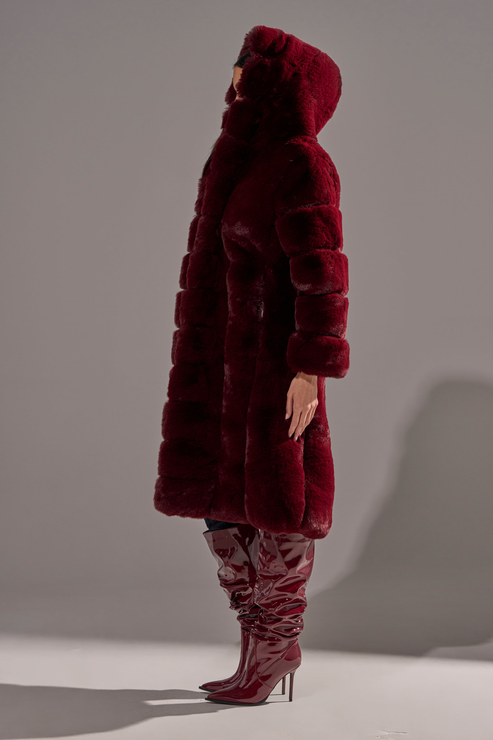 BERLIN HOODED FAUX FUR IN BURGUNDY