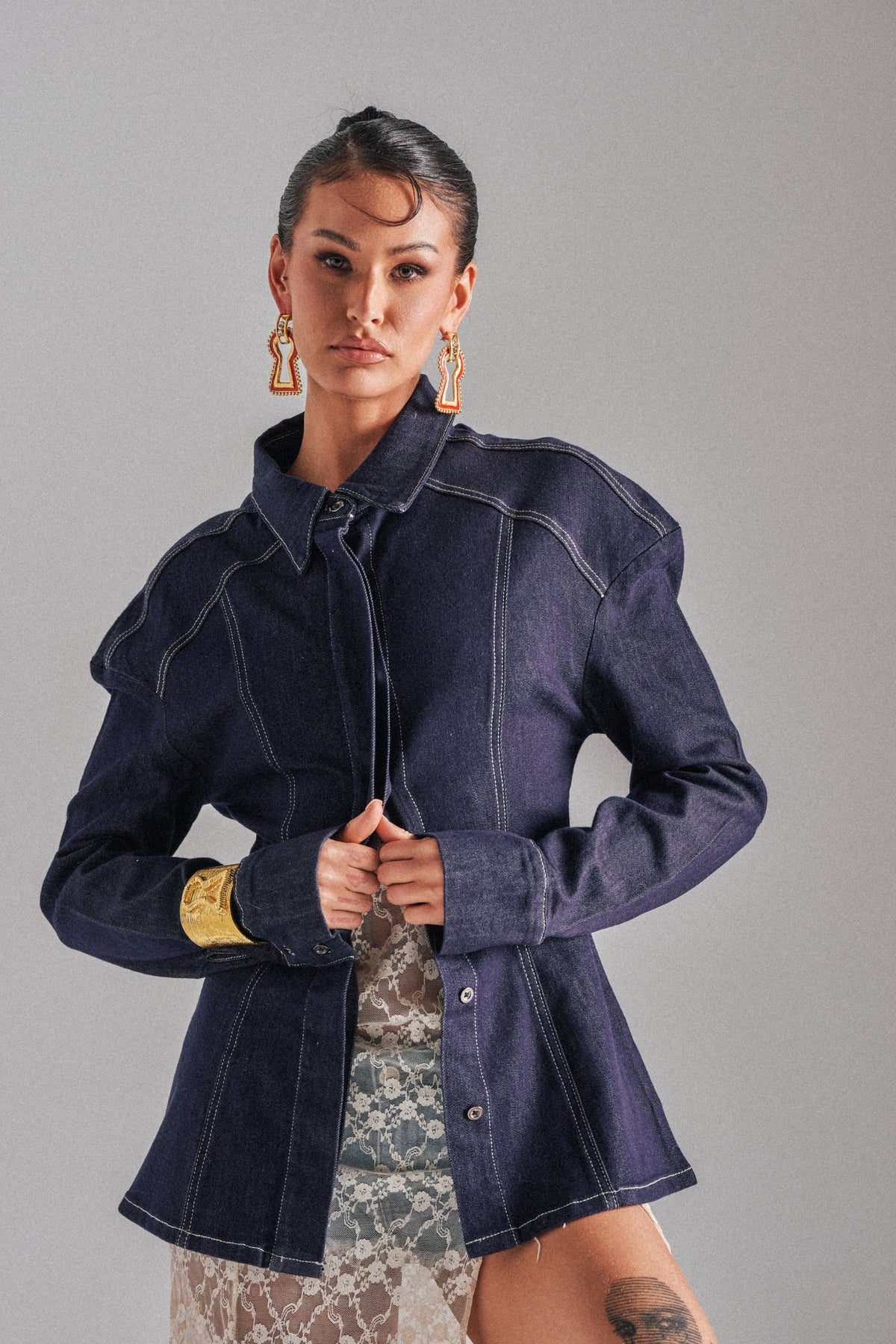 COME WITH ME BUTTON DOWN TOP