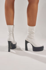AKIRA GOLD OBSIDIAN WHITE CHUNKY PLATFORM BOOTIE