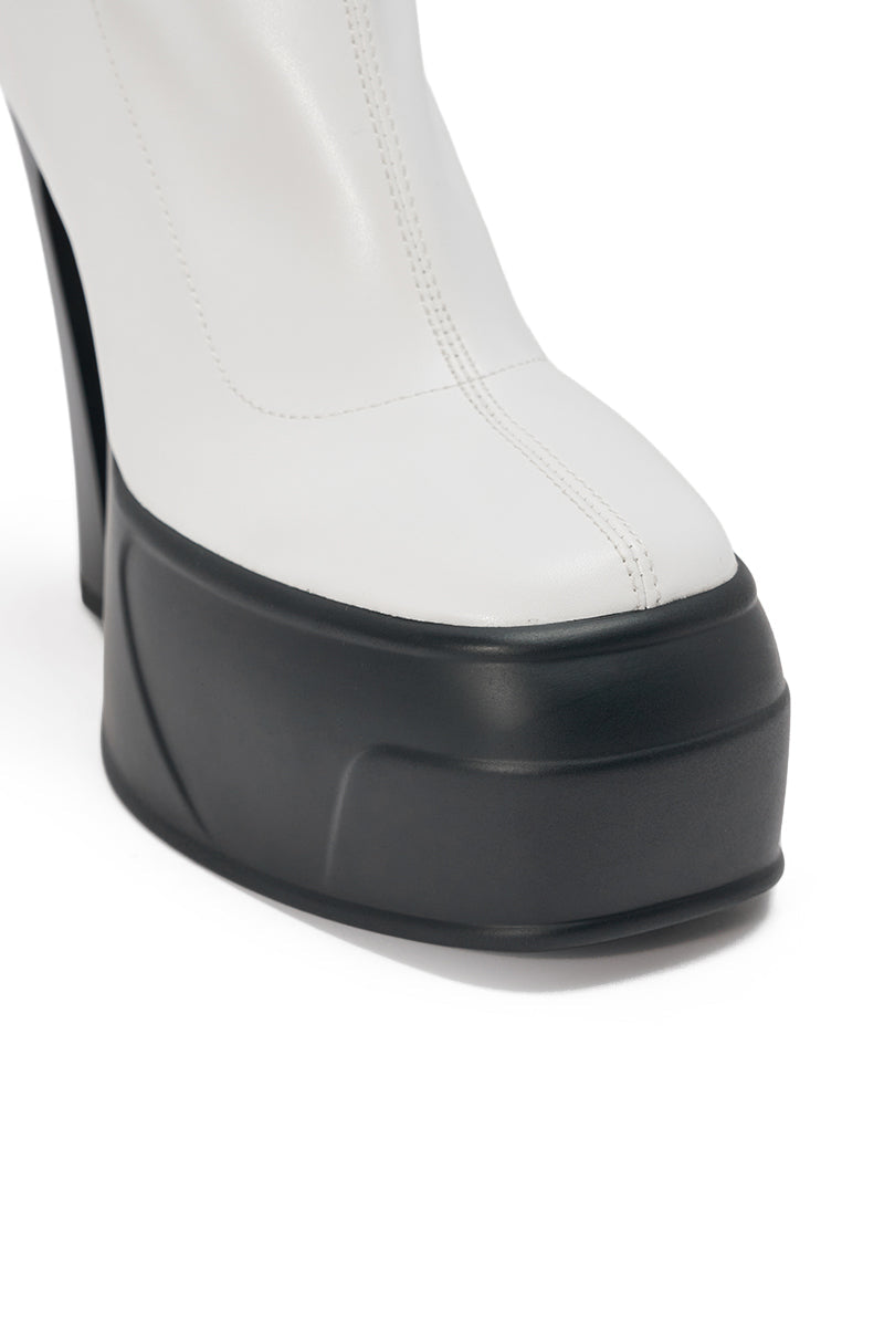 AKIRA GOLD OBSIDIAN WHITE CHUNKY PLATFORM BOOTIE
