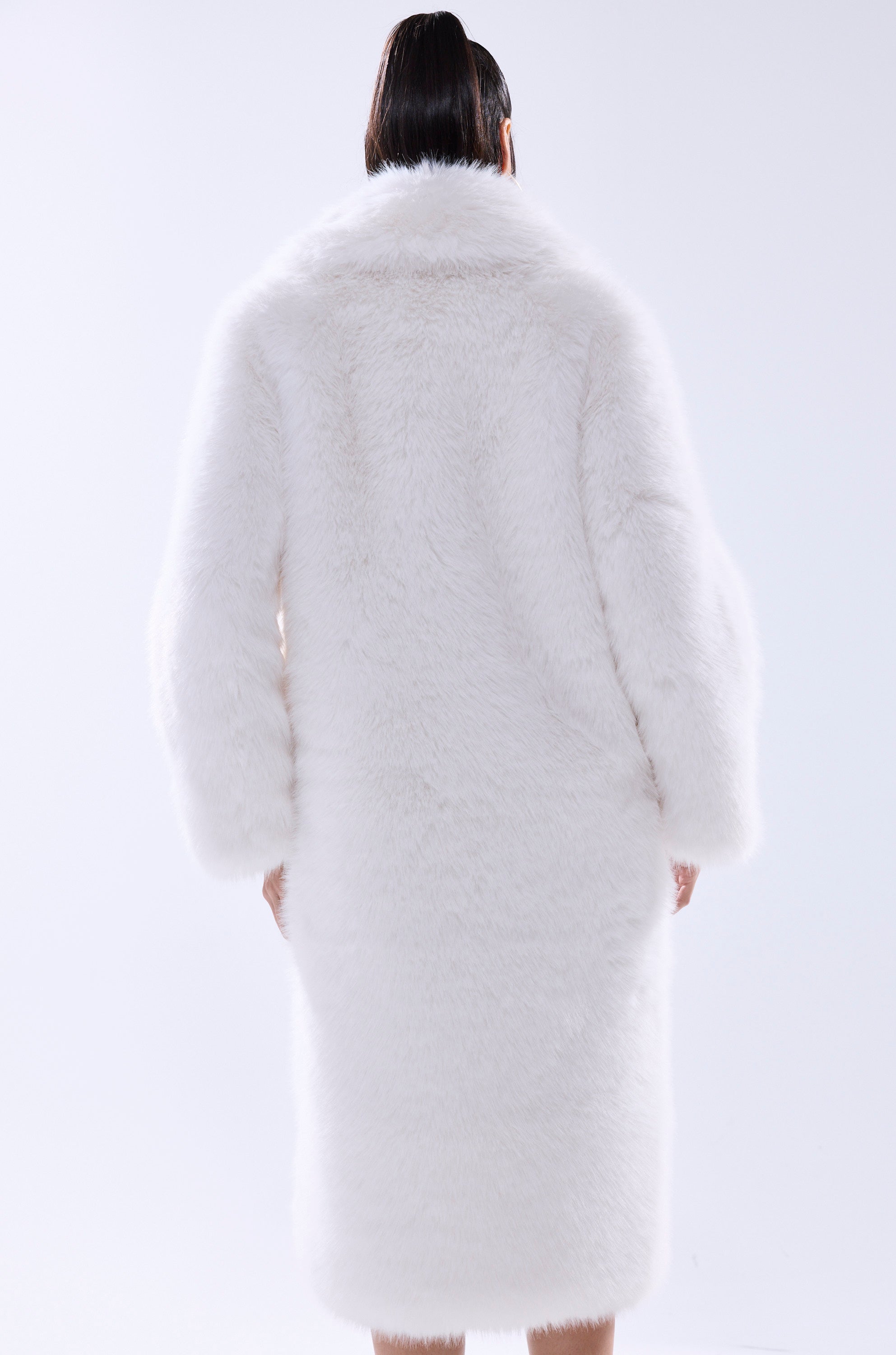 OSLO FAUX FUR COAT IN WHITE