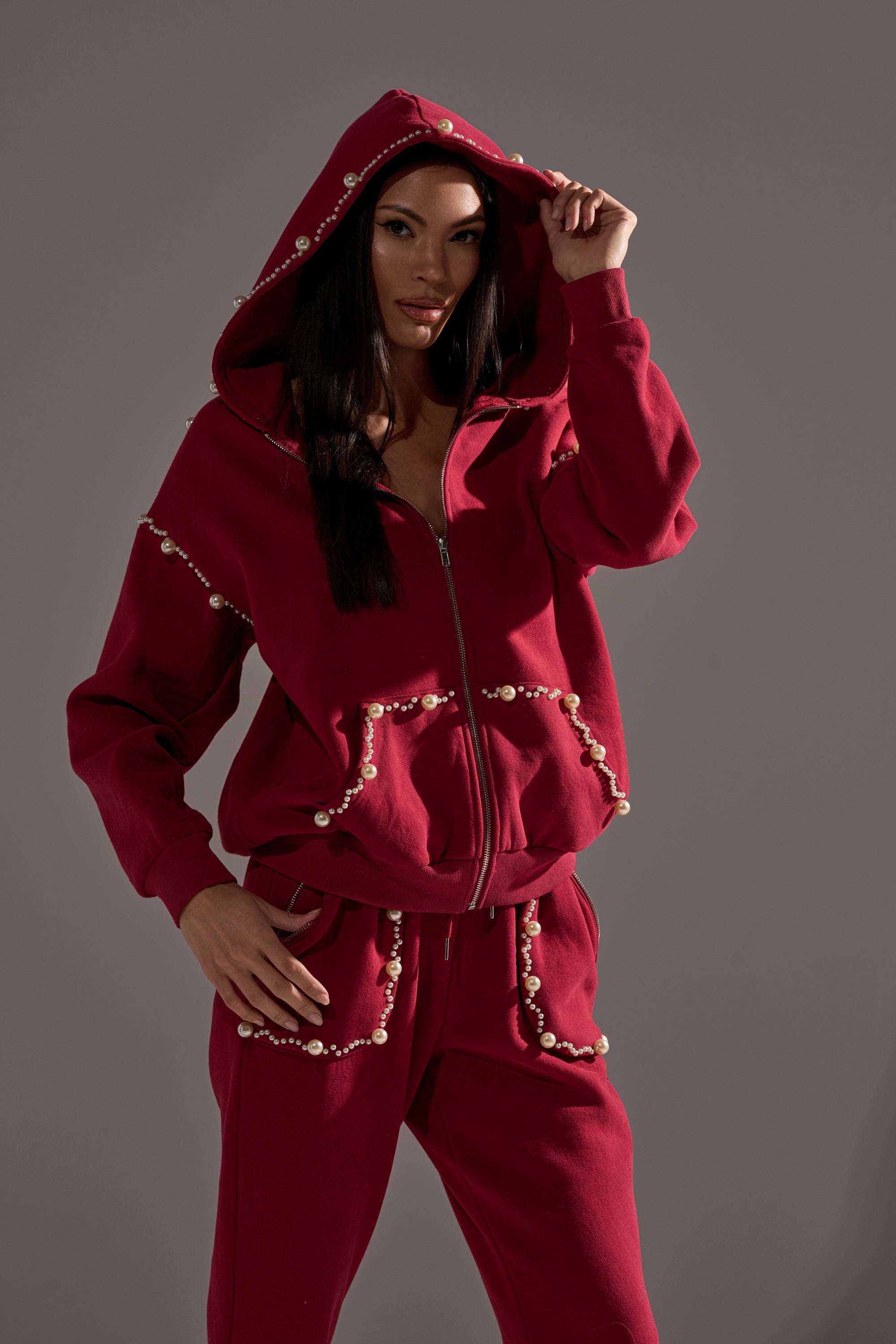 COZY HOLIDAY PEARL SWEATSHIRT  IN BURGUNDY