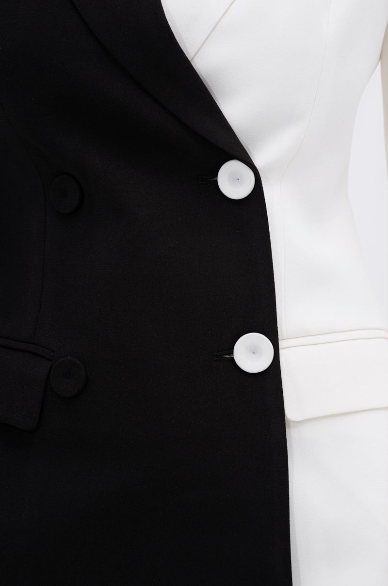 LIKE A GLOVE DOUBLE BREASTED BLAZER
