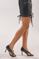 AKIRA GOLD SELVARE BLACK THONG STIELTTO SANDAL