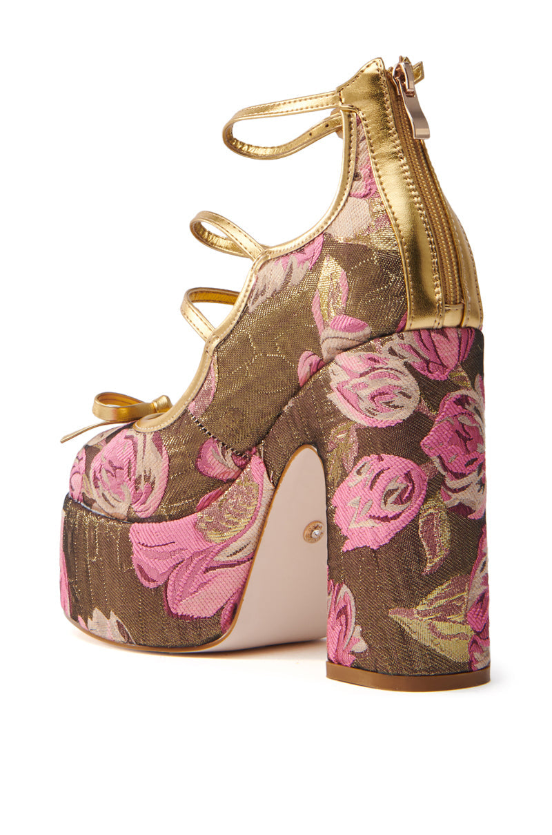 AZALEA WANG SPROUT GOLD BROCADE PUMP