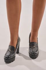 AKIRA GOLD VICTOIRE BLACK STUDDED PUMP LOAFER