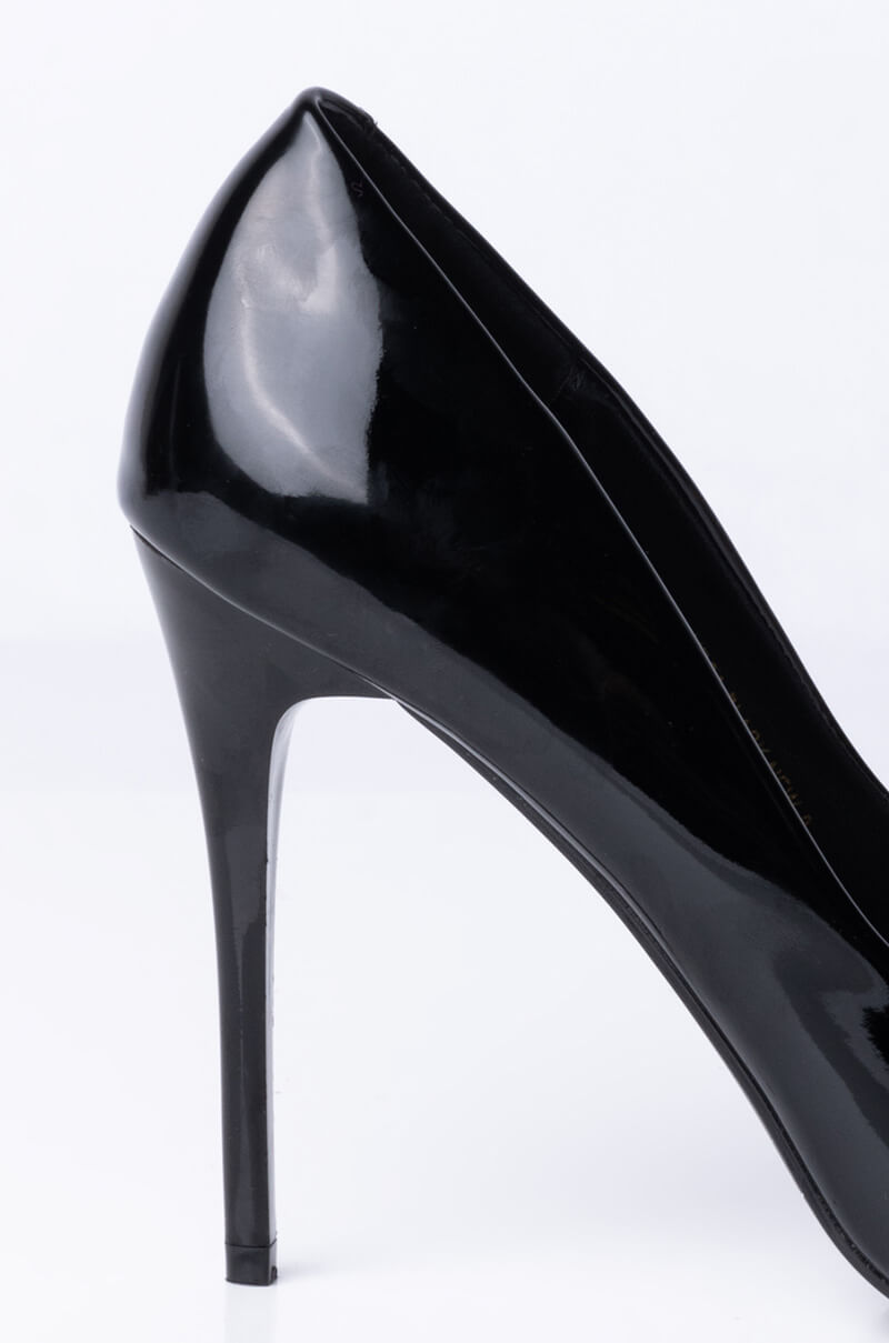 AZALEA WANG TAKE ME OUT STILETTO PUMP IN BLACK
