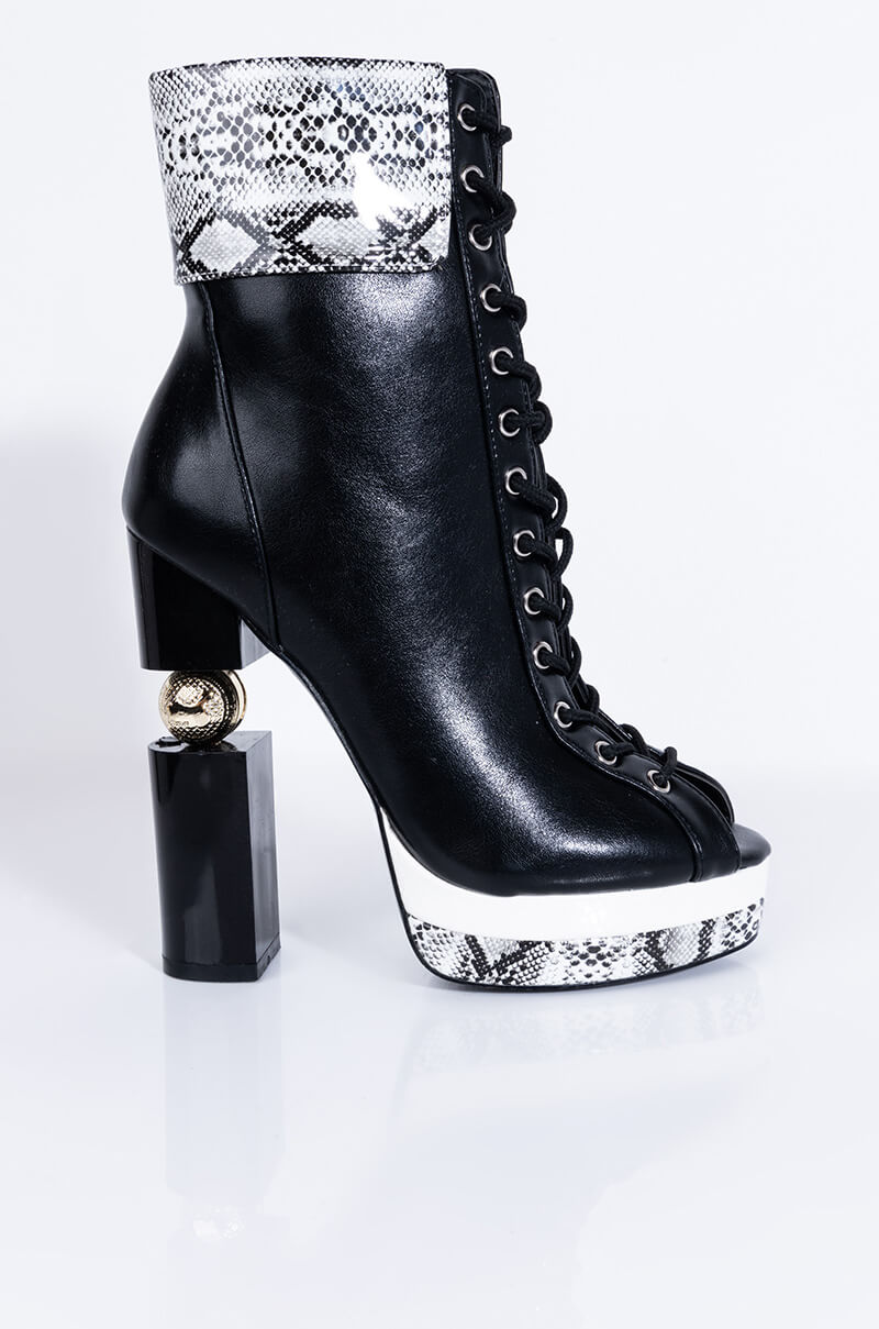 AZALEA WANG THINKING OUT LOUD CHUNKY HEEL BOOTIE IN BLACK