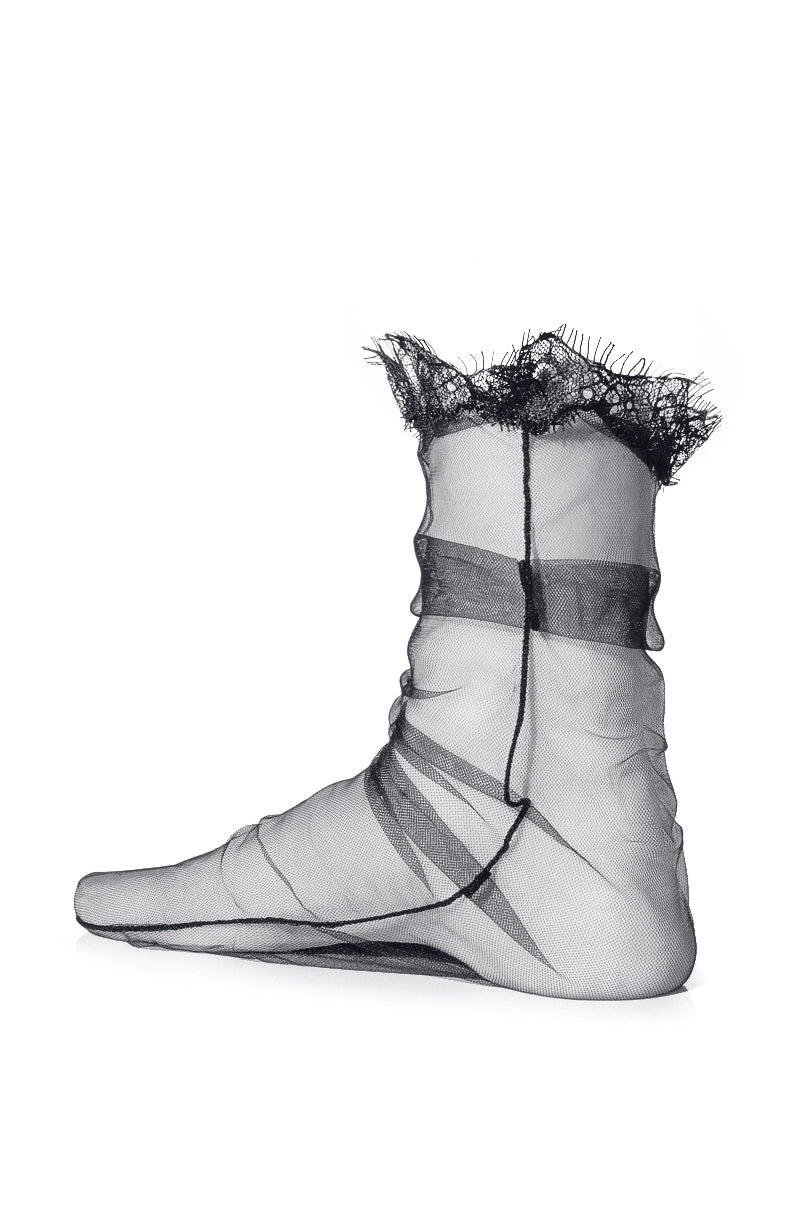 BARELY THERE SHEER SOCKS