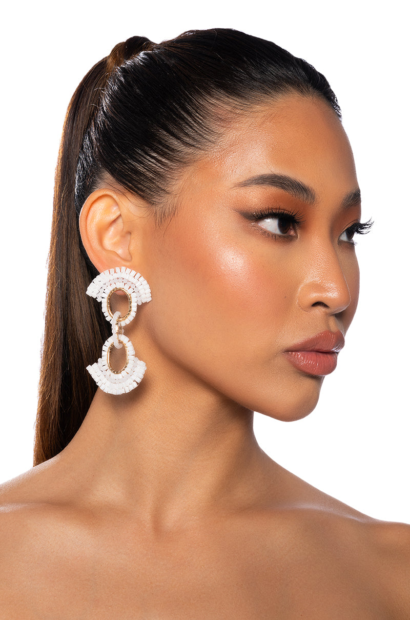 BEADED LADY EARRING IN WHITE