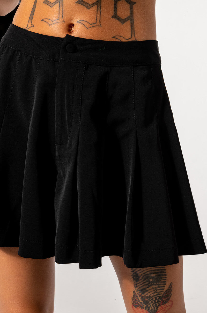 LIBRA MOON HIGH WAISTED PLEATED SHORT