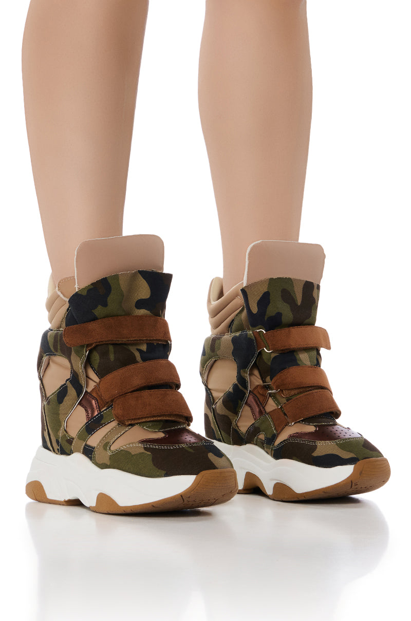MARANTO CHUNKY CAMO SNEAKER