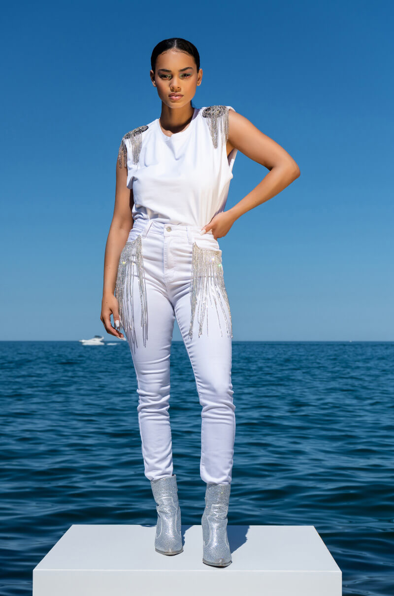 NOTHIN BETTER RHINESTONE POCKET SKINNY JEANS