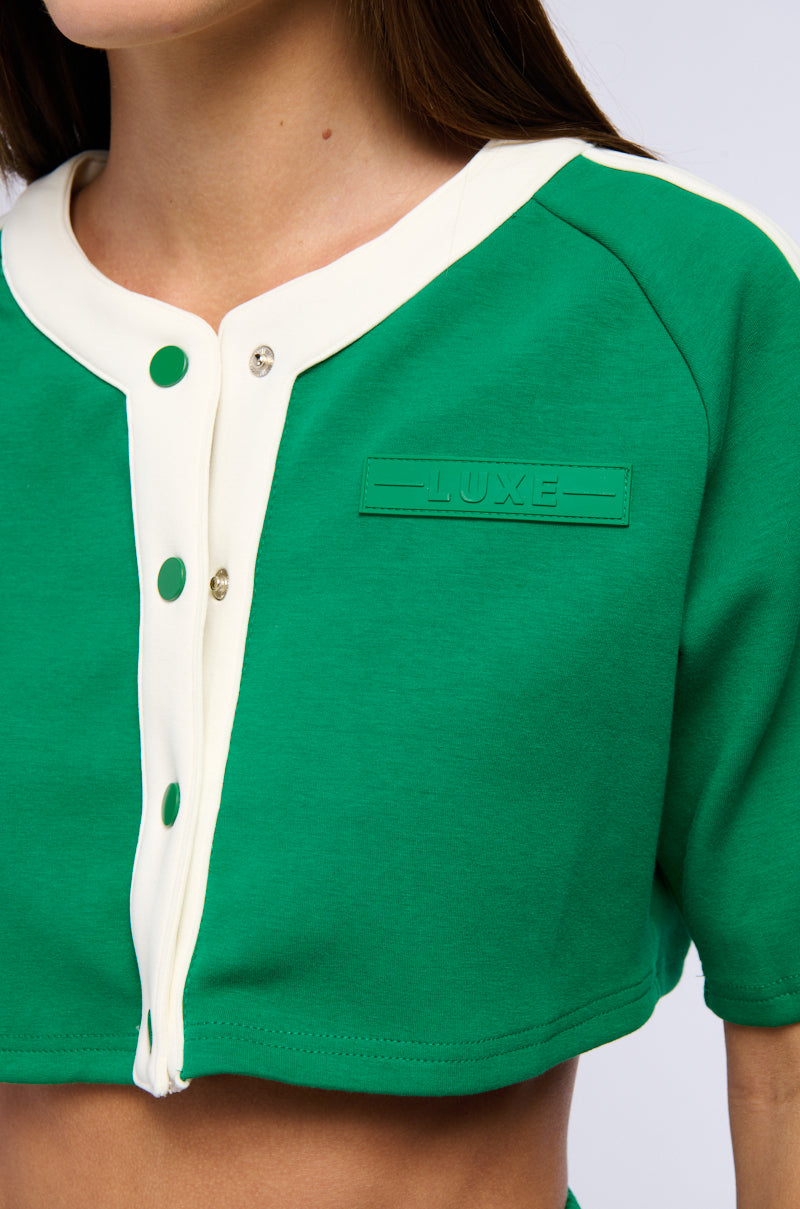 ON POINT BUTTON DOWN CROP TOP IN GREEN