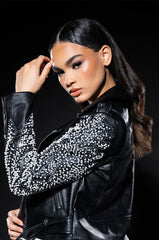 PEARL SHELLS ARM EMBELLISHED MOTO