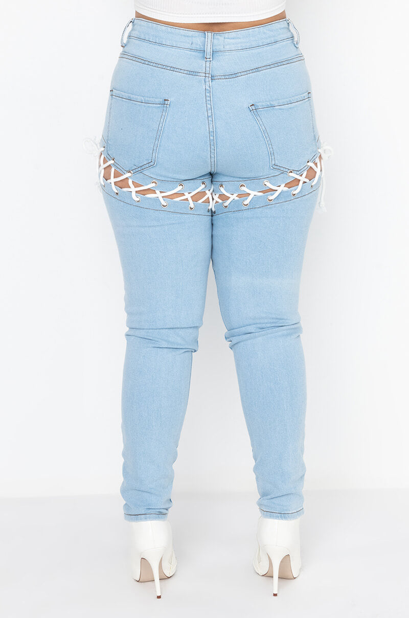 PEEK-A-BOOTY SKINNY JEANS