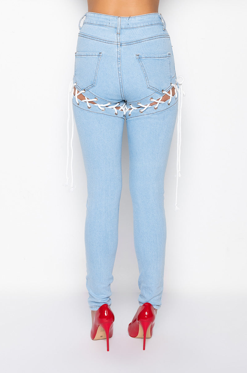 PEEK-A-BOOTY SKINNY JEANS