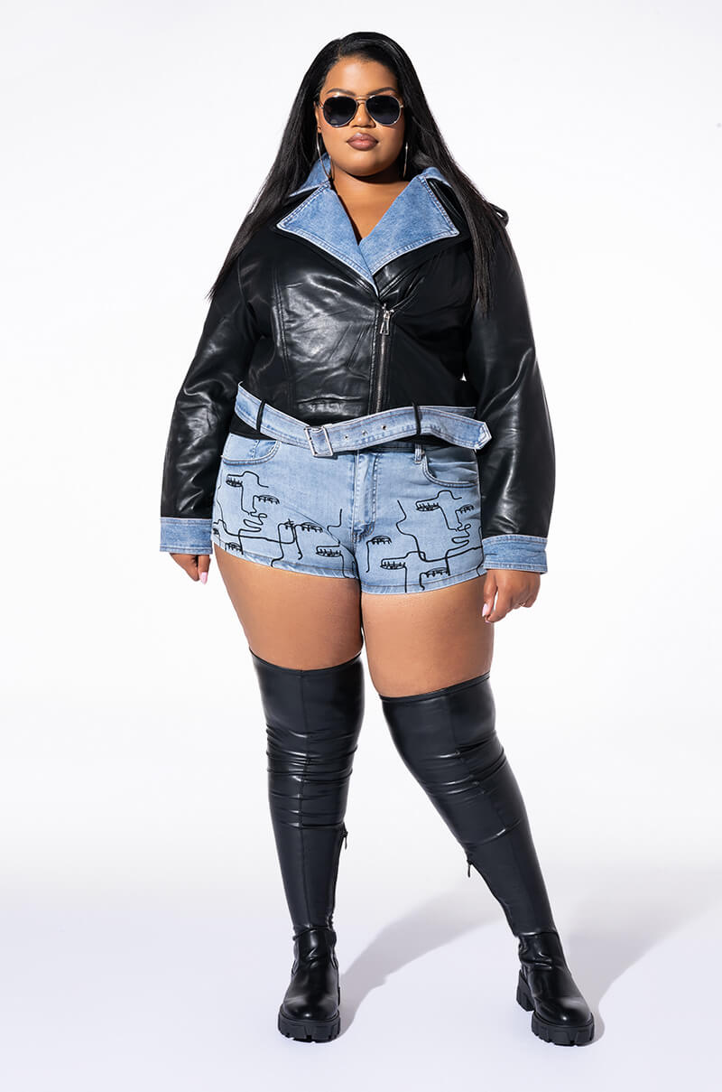 PLUS MULTIPLE FACES DENIM BOOTY SHORT