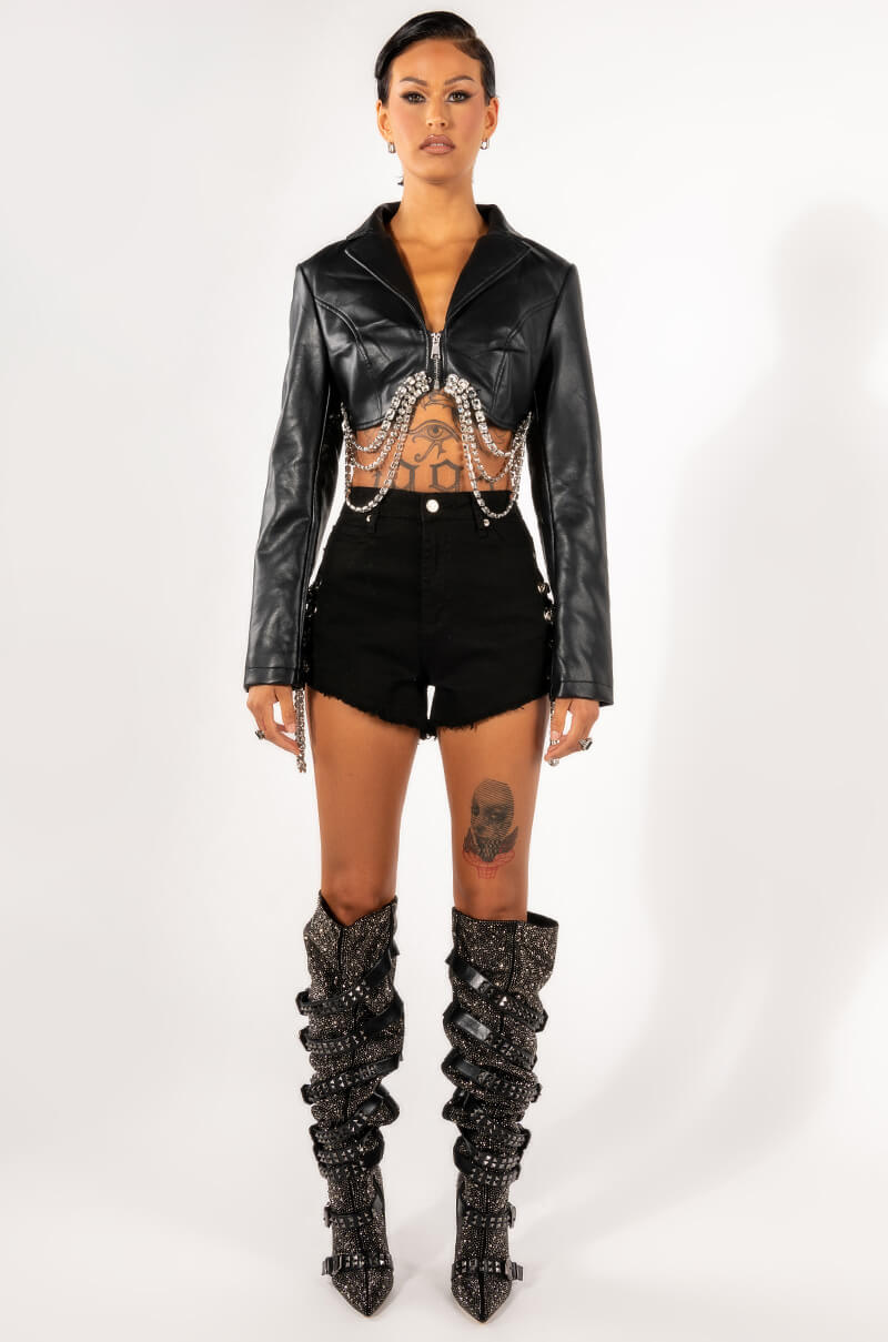 RUMORS CHAIN DETAIL HIGH RISE DENIM SHORT