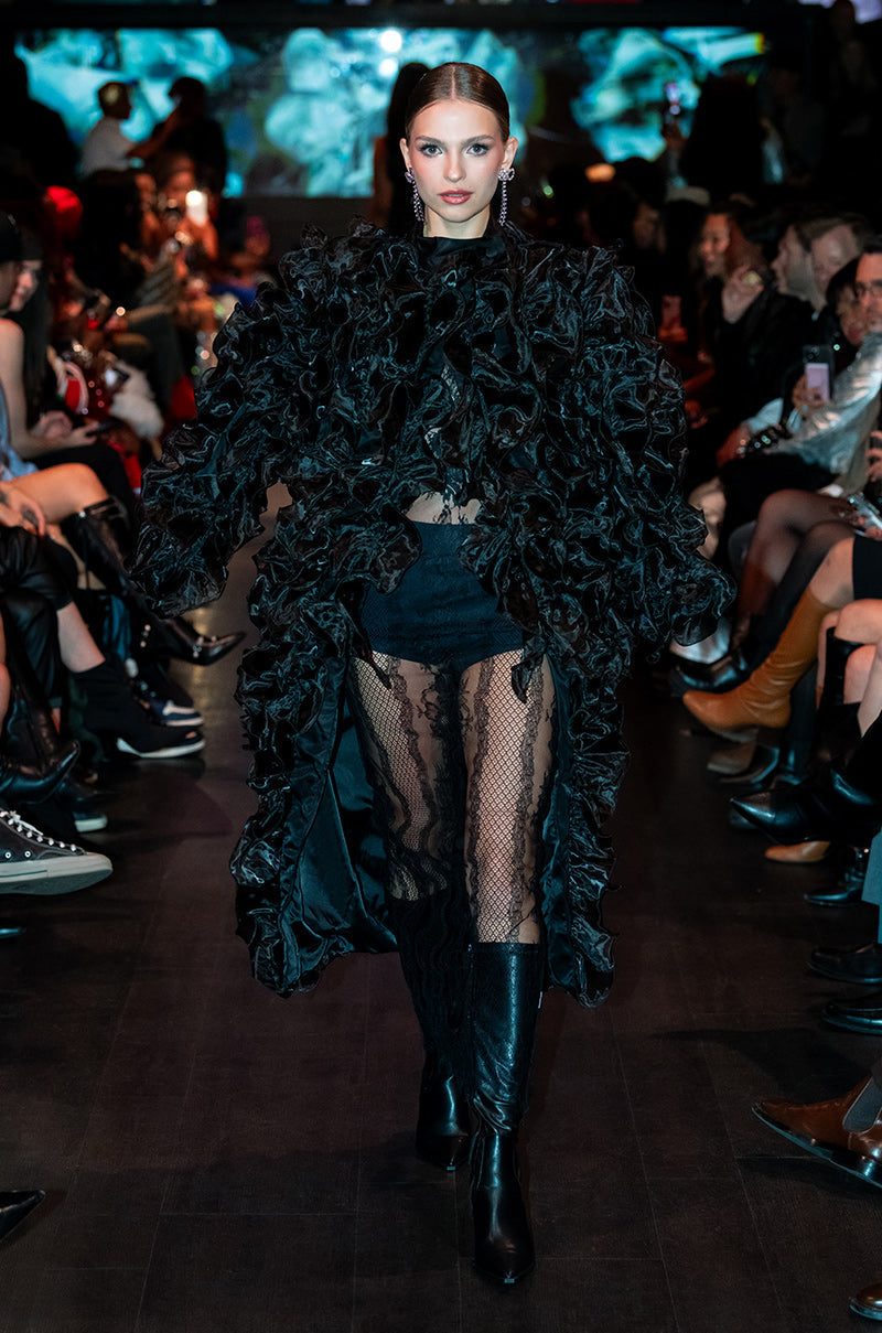 TAKE NOTES RUFFLE DUSTER IN BLACK