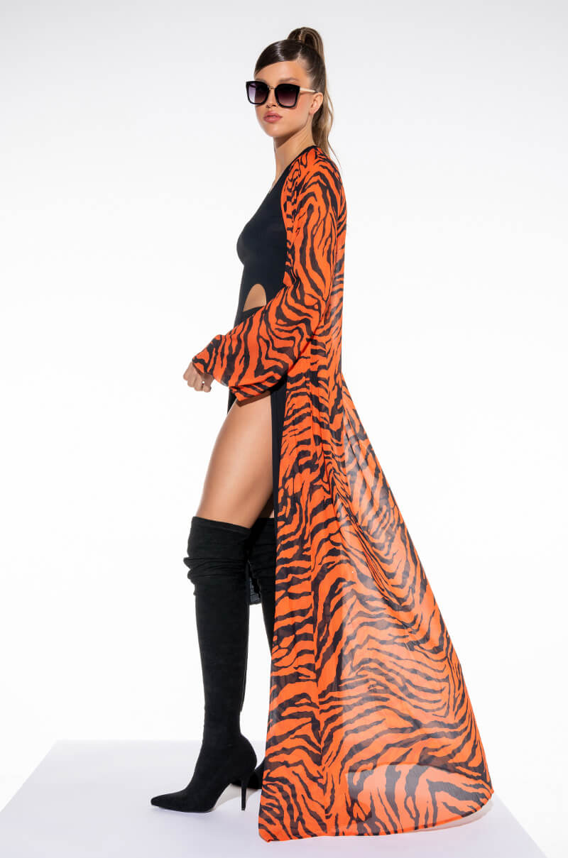 VACAY WINNER TIGER PRINT CHIFFON DUSTER