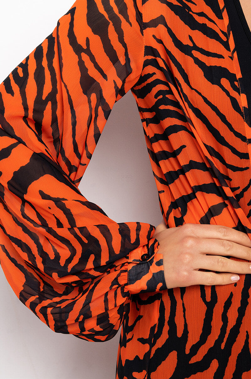 VACAY WINNER TIGER PRINT CHIFFON DUSTER