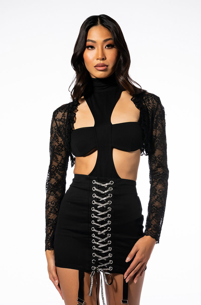 Y2K LACE BOLERO