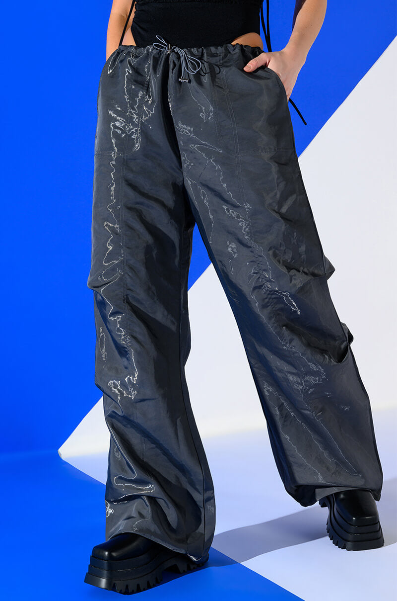 ZONA OVERSIZED PARACHUTE PANTS