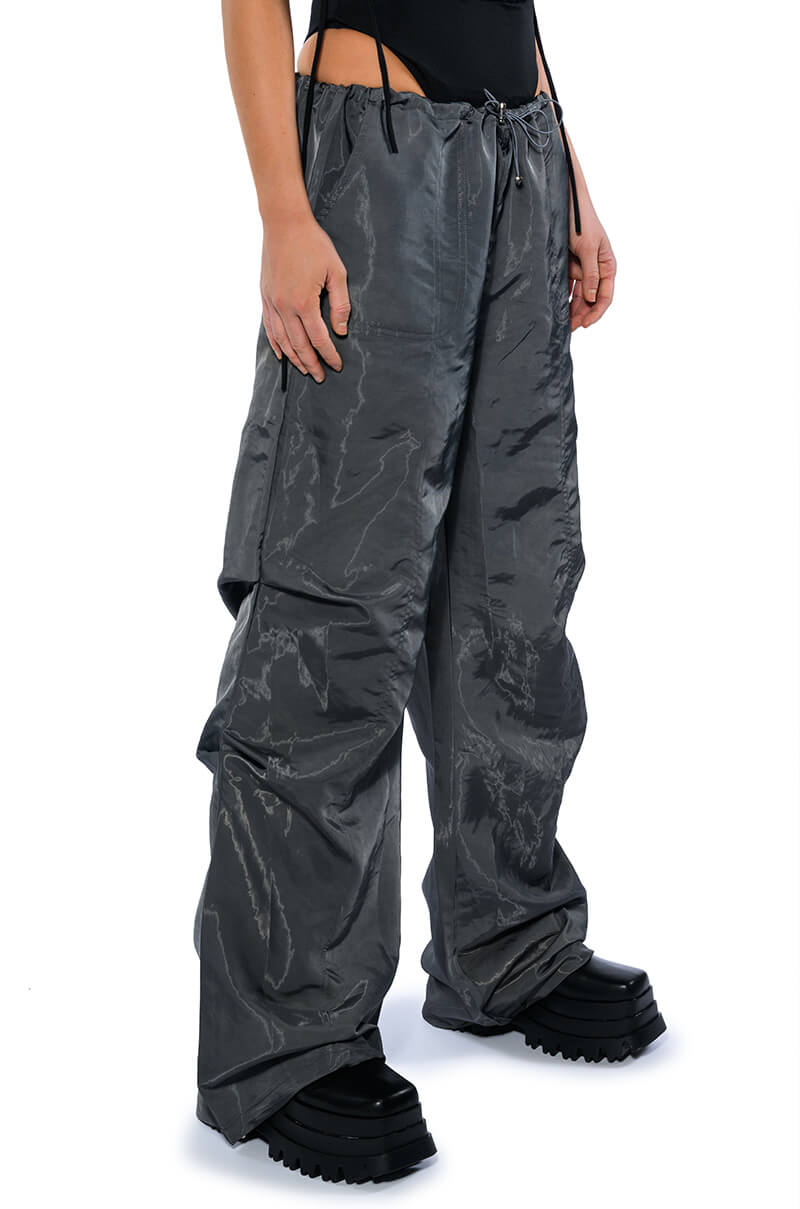 ZONA OVERSIZED PARACHUTE PANTS